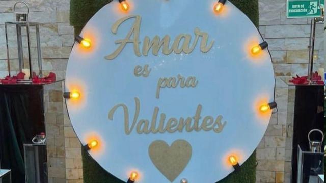 letrero que dice Amar es para valientes 