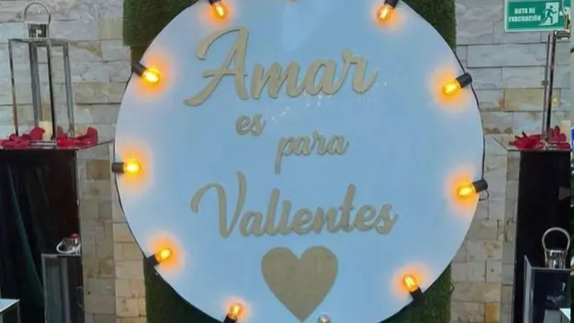 letrero que dice Amar es para valientes