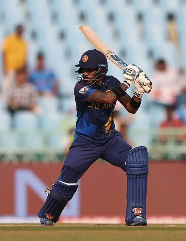 ඇෆ්ගනිස්ථාන පන්දු යවන්නන්ට එරෙහිව ප්‍රහාරාත්මක ඉනිමක් ක්‍රියාත්මක කළ පැතුම් නිස්සංක පන්දු 138 ක් තුළදී නොදැවී ලකුණු 210ක් රැස් කළේ හතරේ පහරවල් 20ක් සහ හයේ පහරවල් 08ක් ද සමගිනි.