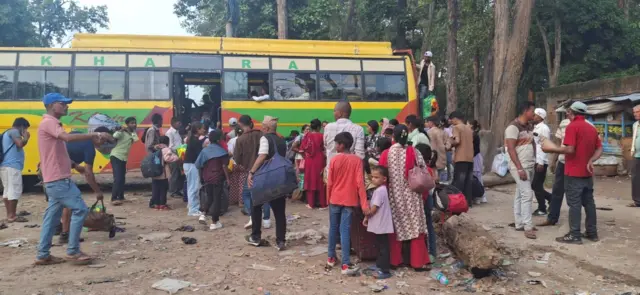 भारत जान हिँडेका नेपाली