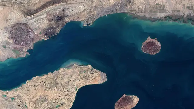 Vista satelital del estrecho de Ormuz