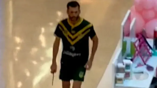 нападник