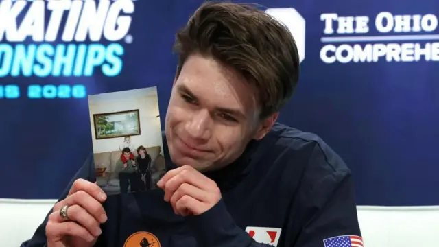 ماکسیم نائوموف