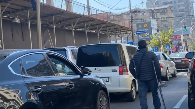 Токтогул жана Исанов көчөлөрүнүн кесилишиндеги көрүнүш