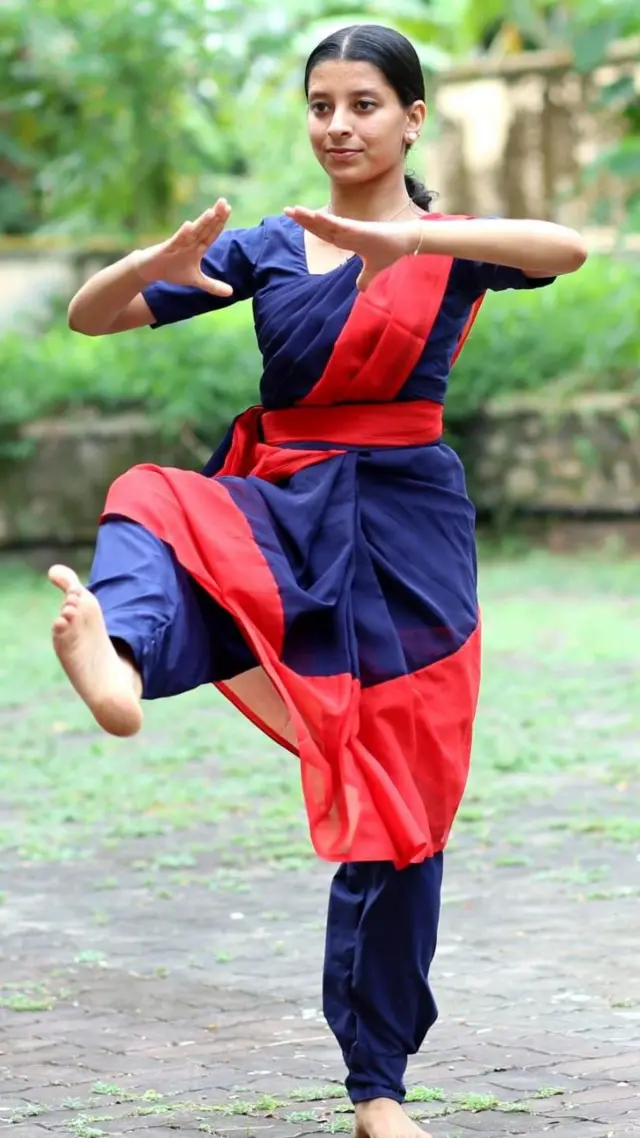 கடந்த 2023 ஆம் ஆண்டில்கதகளி கற்க தொடங்கினார் சப்ரி