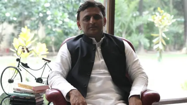 अखिलेश यादव