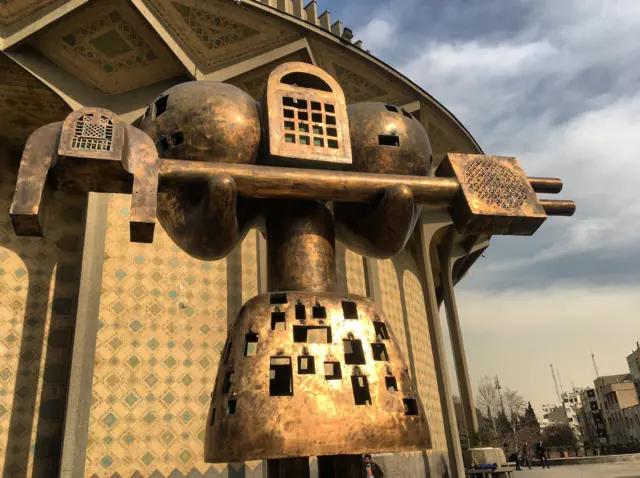 فرهاد قفلزن، پرویز تناولی