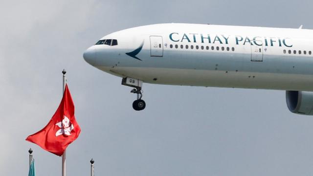 一架國泰波音777-300ER客機凖備降落香港機場（14/8/2019）