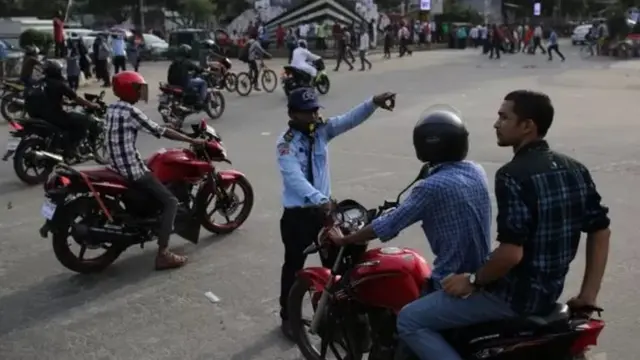 গত কয়েক বছরে বাংলাদেশে মোটরসাইকেলের ব্যবহার রাতারাতি অনেক বেড়েছে, যদিও সেই সঙ্গে বাড়েনি ড্রাইভিং লাইসেন্সের সংখ্যা