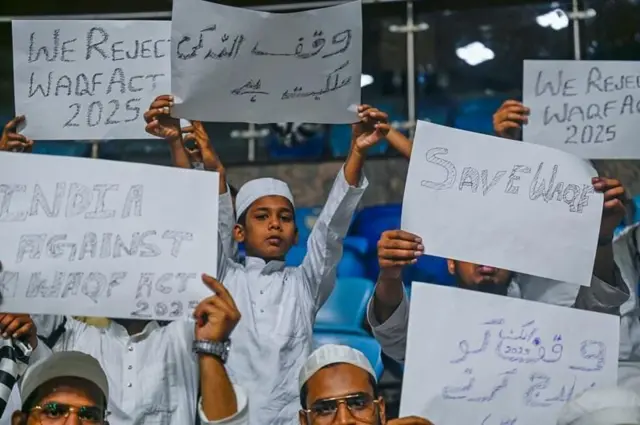 नवीन कायद्यानुसार, वक्फ कौन्सिल आणि वक्फ बोर्डावर गैर-मुस्लिमांची नियुक्ती करता येते