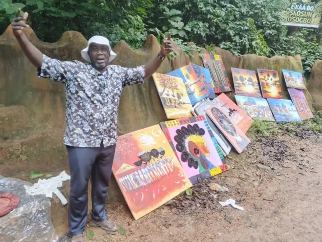 Awọn to n ta awọn nnkan iṣẹmbaye bii ilẹkẹ, ati bẹẹbẹẹ lọ