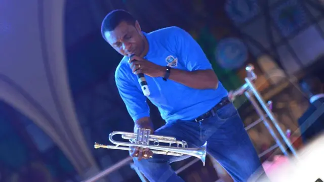 Oti egwu ụka Kraịst a ma ama bụ Nathaniel Bassey