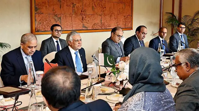 इसहाक़ डार की मीटिंग से जुड़ी तस्वीर