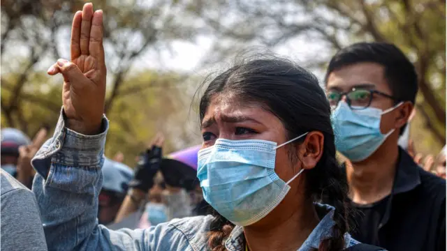 বিক্ষোভকারী।