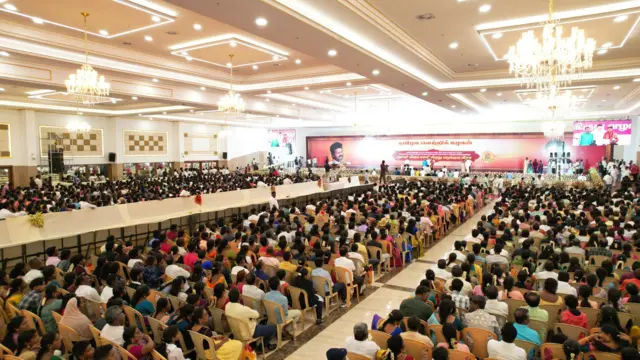 விஜய் எந்தப் பக்கம் போகப் போகிறார்?