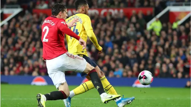 Manchester United ati Arsenal takangbọn