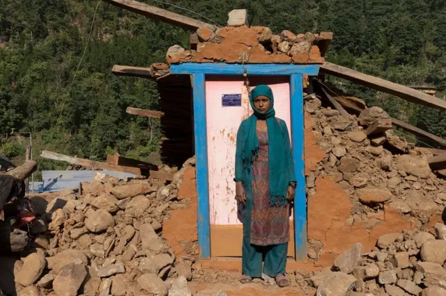 नेपाल भूकम्प पीडित 