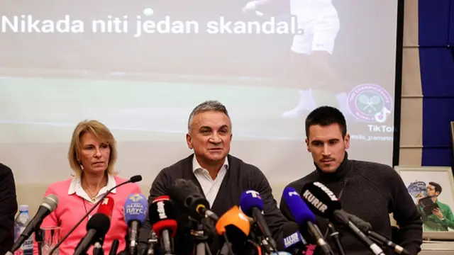 Мать, отец и брат Новака Джоковича