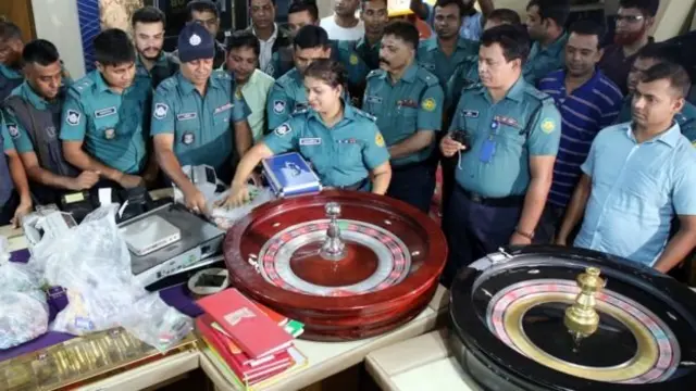 ক্যাসিনোর বিরুদ্ধে পুলিশের অভিযান।