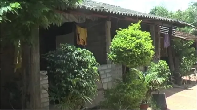 કેટલાક ગ્રામીણ વિસ્તારોમાં આજે પણ વિધવા કે નિઃસંતાન મહિલાને ડાકણ કહીને તેના પર અત્યાચાર કરવામાં આવે છે