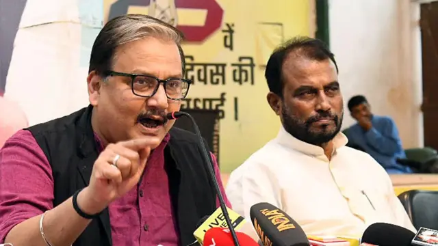 राज्यसभा सांसद और आरजेडी नेता मनोज झा