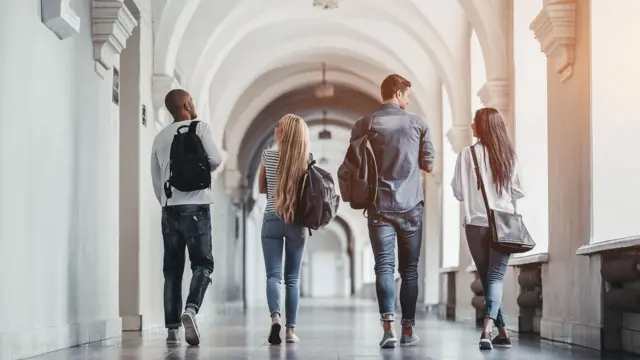 університет