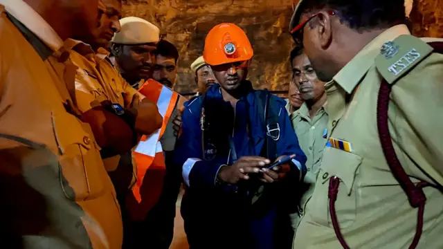 రెస్క్యూ బృందాలు