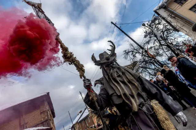 karneval u severnoj makedoniji, maskenbal u severnoj makedoniji, tradicionalni festival u vevčanima