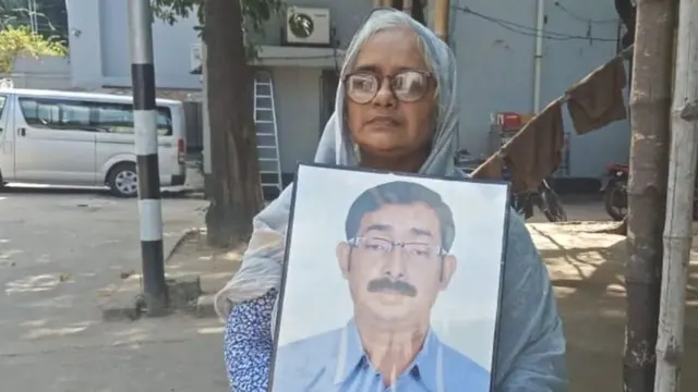 ভাইয়ের আশায় এখনও অপেক্ষা করছেন মারুফা ইসলাম।