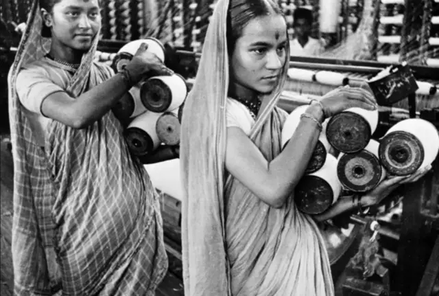 महिला गिरणी कामगारांचे संग्रहित छायाचित्र