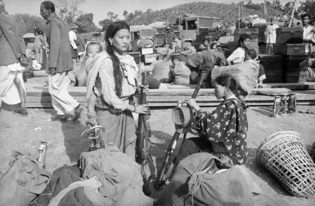 ၁၉၆၂ စစ်ပွဲအတွင်းက အာသံရိုင်ဖယ်တပ်မိသားစုများ