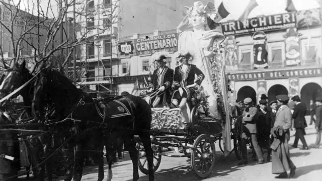 Desfile en el Centenario en Argentina
