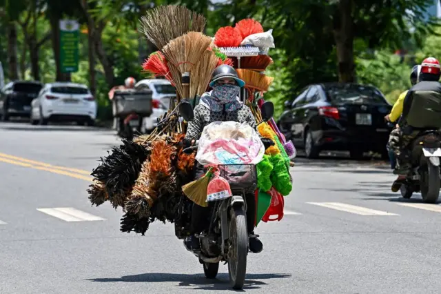 Người bán hàng rong tại Hà Nội 