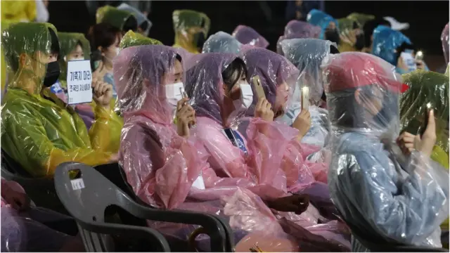(캡션) 부산대에서 지난달 열린 조국 딸 입학 진상규명 요구하는 촛불집회