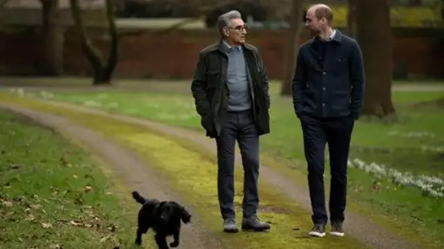 Після екскурсії замком принц Вільям і Юджин Леві вирушили на прогулянку зі спанієлем Орлою