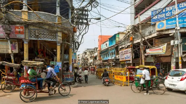 मॉनसून, इत्र