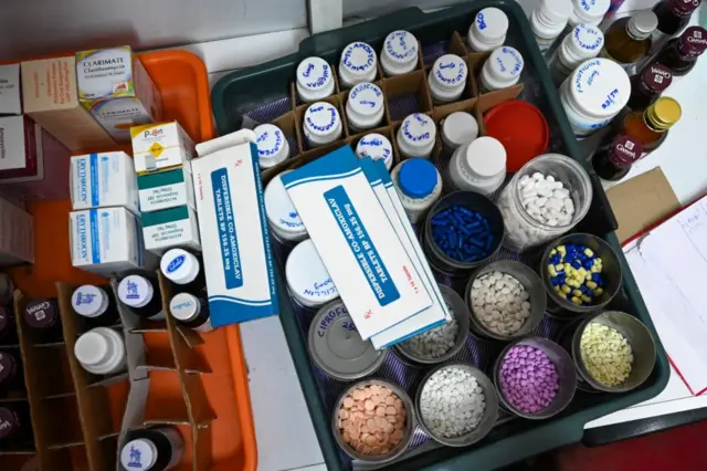 ඖෂධ හිඟය