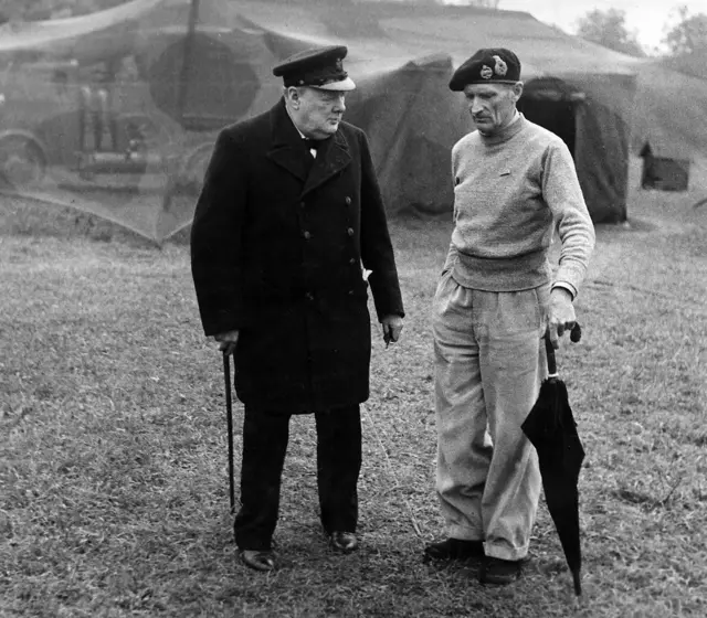 Winston Churchill (ibumoso) yavuze ko Bernard Montgomery (uburyo) yashoboraga kutihanganirwaga
