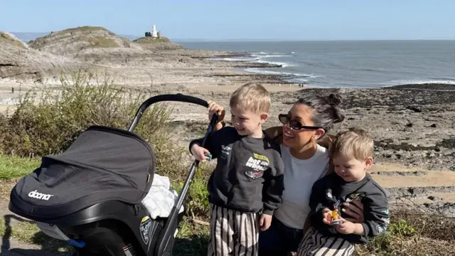 Керіс - мама трьох хлопчиків