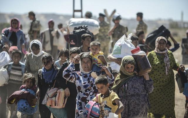 IŞİD'in Kobani'ye yönelik başlattığı saldırı ardından onbinlerce Kobani sakini, sınırdan yürüyerek Türkiye tarafına geçmişti. 