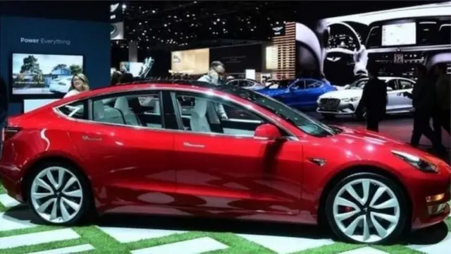 टेस्ला कार