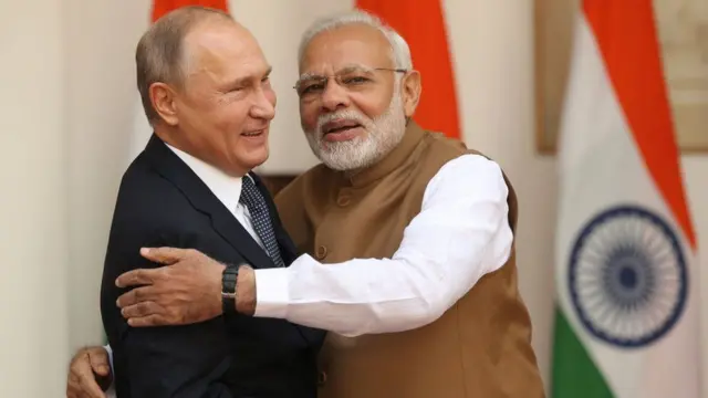 નરેન્દ્ર મોદી સાથેવ્લાદિમિર પુતિન