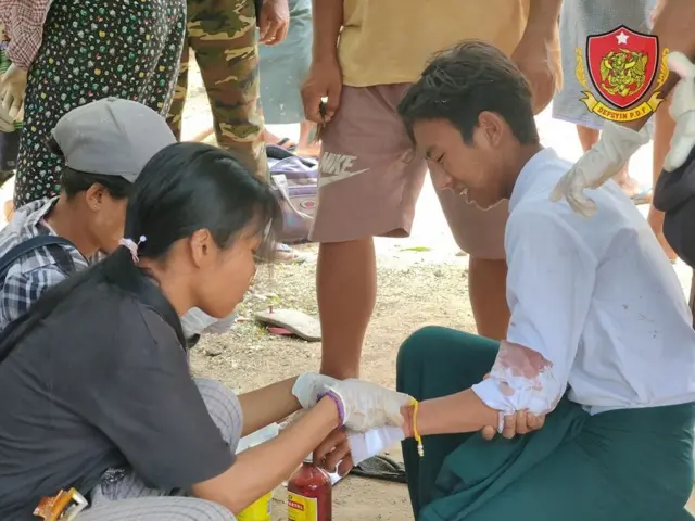 အိုးတိန်တွင်းလေကြောင်းတိုက်ခိုက်မှုအပြီးမြင်ကွင်း 