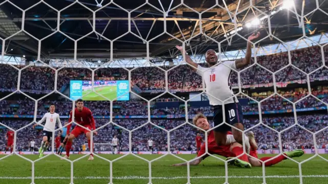 Англія проходить до фіналу Євро, перегравши Данію