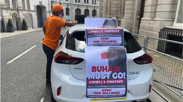 Protesters gada for Trafalgar Square for London