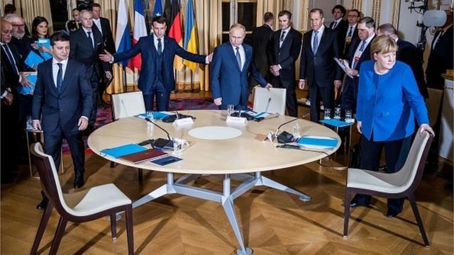 Хоча на зустрічі президент Зеленський та Путін сиділи один проти іншого, у газовому питанні Україна та Росія зійдуться "десь посередині" - вважає український президент