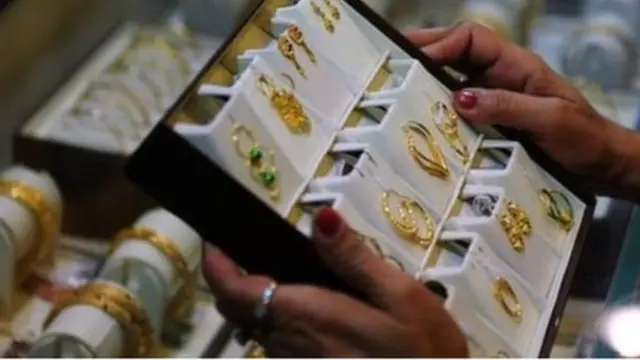 अमरीका-ईरान: तनाव बढ़ते ही गोल्ड की डिमांड क्यों बढ़ जाती है?