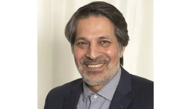 عمادالدین باقی نویسنده و پژوهش‌گر