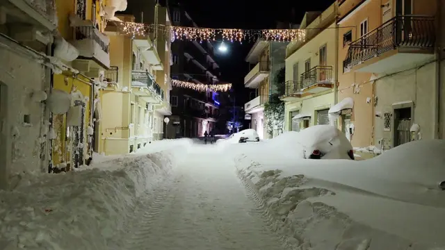 İtalya'nın güneyinde kar