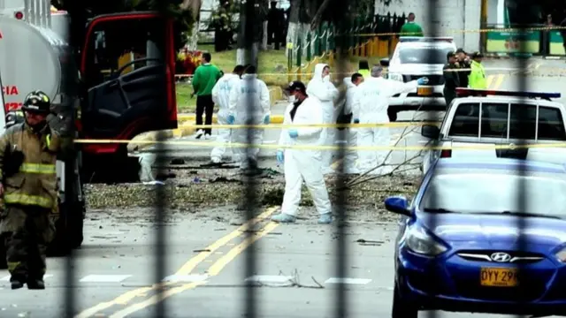 Peritos revisan la escena